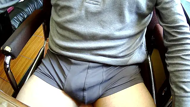 Snapshot of Andre16c chatting on 09.10.25 Andre16c online show from 09.10.25