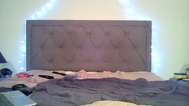 Snapshot of bunnyfox420 chatting on 01.24.25 bunnyfox420 online show from 01.24.25