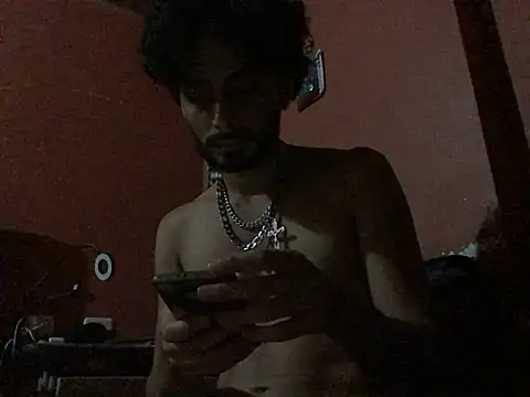 Snapshot of Nooneisthis chatting on 01.27.25 Nooneisthis online show from 01.27.25