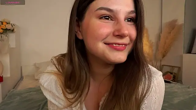 Snapshot of nawuwu chatting on 10.21.25 nawuwu online show from 10.21.25