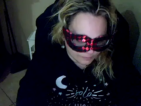 Snapshot of topina8 chatting on 03.06.25 topina8 online show from 03.06.25