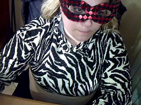 Snapshot of topina8 chatting on 03.10.25 topina8 online show from 03.10.25