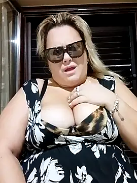 Snapshot of topina8 chatting on 09.12.25 topina8 online show from 09.12.25