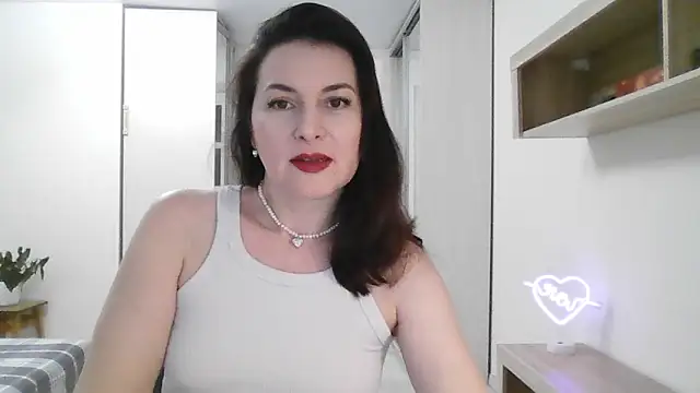Snapshot of Victoria_Glam chatting on 02.06.25 Victoria Glam online show from 02.06.25