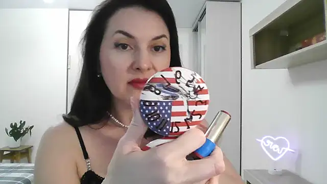 Snapshot of Victoria_Glam chatting on 02.06.25 Victoria Glam online show from 02.06.25