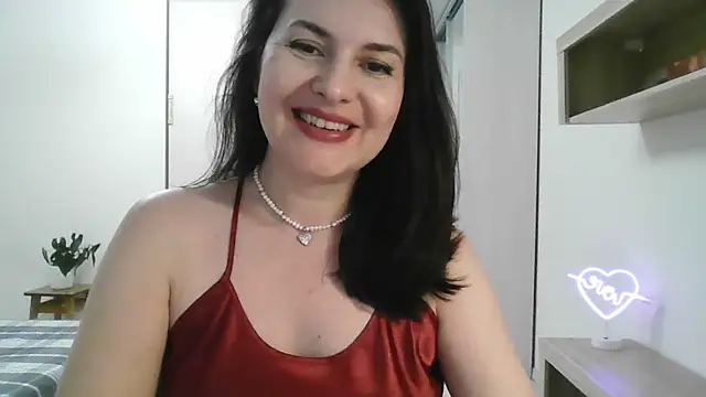 Snapshot of Victoria_Glam chatting on 02.07.25 Victoria Glam online show from 02.07.25