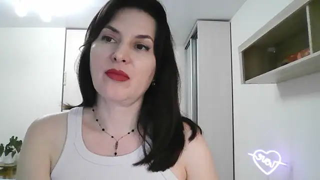 Snapshot of Victoria_Glam chatting on 02.28.25 Victoria Glam online show from 02.28.25