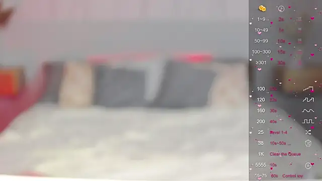 Molli Luv online show from 02.10.25