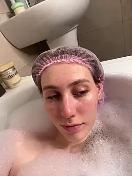 Molli Luv online show from 10.09.25