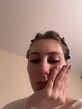 Molli Luv online show from 11.15.25