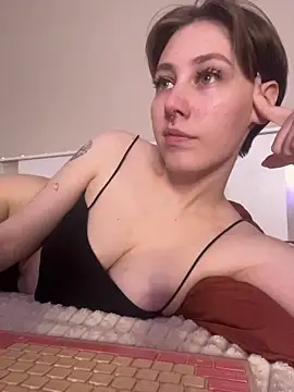 Molli Luv online show from 11.24.25