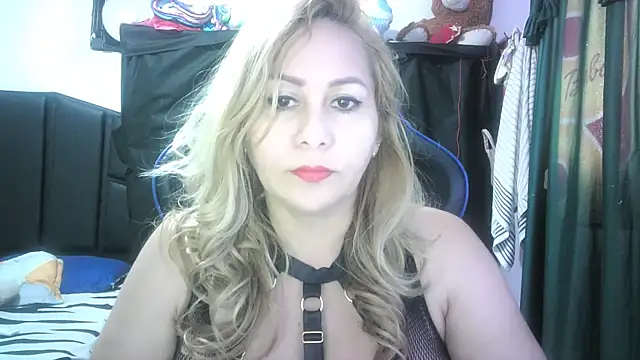 mariana0x online show from 10.26.25