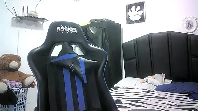 mariana0x online show from 12.15.25