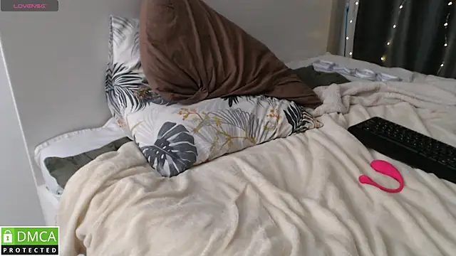 Snapshot of crystalyss chatting on 02.07.25 crystalyss online show from 02.07.25