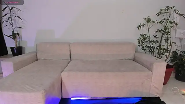 Hannah Jonhson online show from 01.09.26