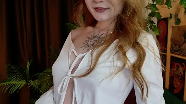Snapshot of Yo_Pixxie chatting on 01.31.25 Yo Pixxie online show from 01.31.25