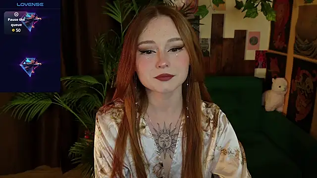 Snapshot of Yo_Pixxie chatting on 02.01.25 Yo Pixxie online show from 02.01.25