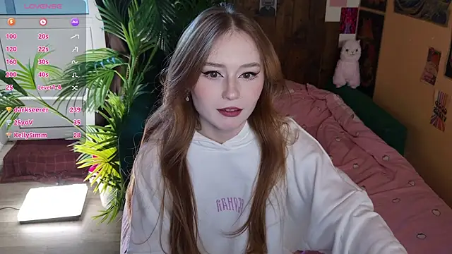 Snapshot of Yo_Pixxie chatting on 02.19.25 Yo Pixxie online show from 02.19.25