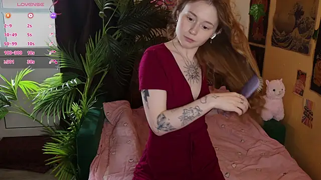Snapshot of Yo_Pixxie chatting on 02.25.25 Yo Pixxie online show from 02.25.25