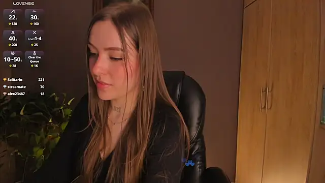 Snapshot of eilynxx chatting on 02.13.25 eilynxx online show from 02.13.25