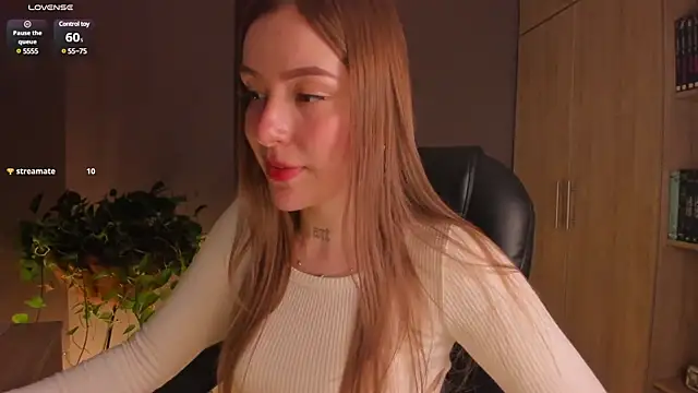 Snapshot of eilynxx chatting on 03.04.25 eilynxx online show from 03.04.25