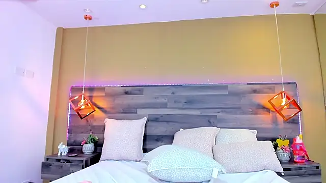 MeganCrow online show from 03.09.25