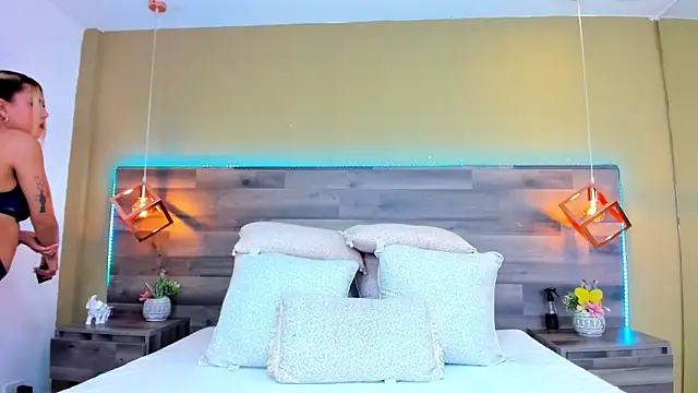 MeganCrow online show from 03.10.25