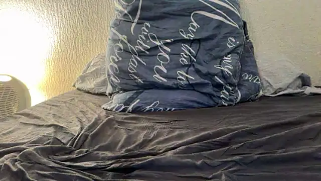 Snapshot of mangemoilabite1 chatting on 04.02.26 mangemoilabite1 online show from 04.02.26