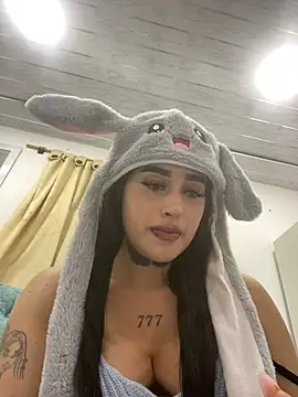Snapshot of Girl_milk7 chatting on 03.18.25 Girl milk7 online show from 03.18.25