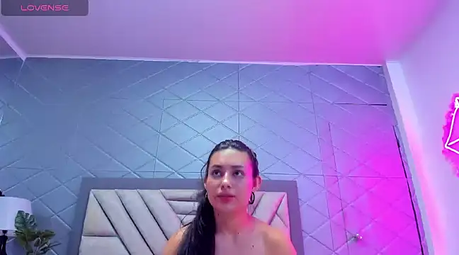 VioletRousse  online show from 02.18.25