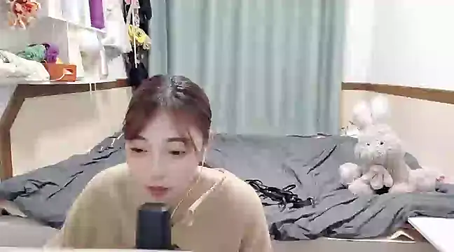 Snapshot of Song_99 chatting on 02.07.25 Song 99 online show from 02.07.25