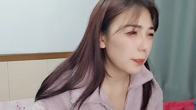 Snapshot of Song_99 chatting on 03.01.25 Song 99 online show from 03.01.25