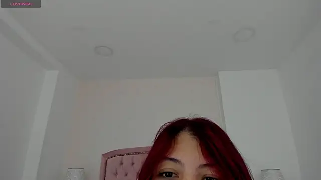 Snapshot of Kendall__Fox chatting on 09.09.25 Kendall Fox online show from 09.09.25