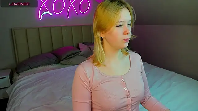 Snapshot of Amy_Kimberlly chatting on 03.18.25 Amy Kimberlly online show from 03.18.25