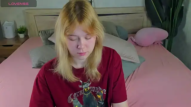 Snapshot of Amy_Kimberlly chatting on 09.13.25 Amy Kimberlly online show from 09.13.25