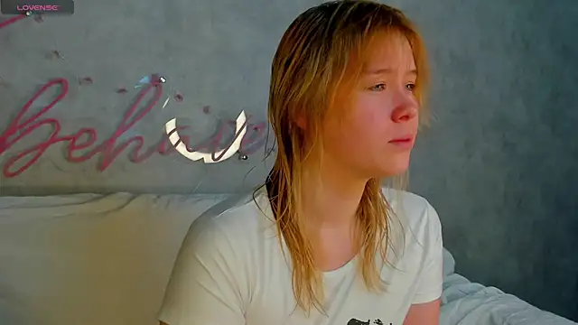 Snapshot of Amy_Kimberlly chatting on 09.17.25 Amy Kimberlly online show from 09.17.25