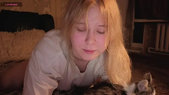 Snapshot of Amy_Kimberlly chatting on 10.17.25 Amy Kimberlly online show from 10.17.25