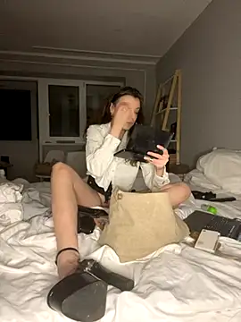 bunnythetailor online show from 11.03.25