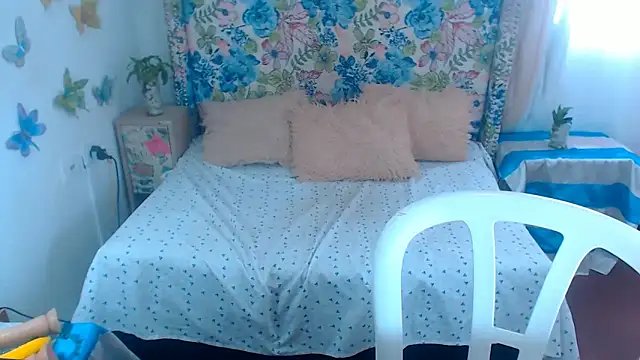 Snapshot of Sweeetnaughty chatting on 10.03.25 Sweeetnaughty online show from 10.03.25