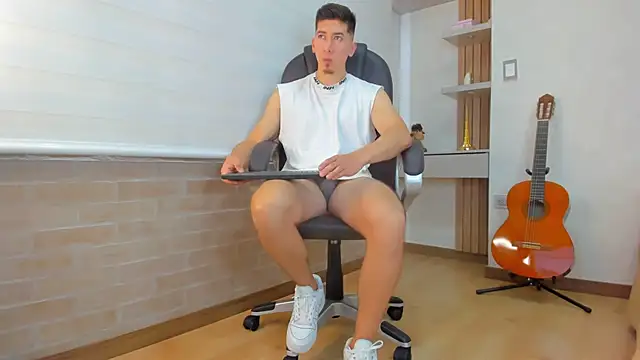 Snapshot of Tombarden chatting on 12.18.25 Tombarden online show from 12.18.25