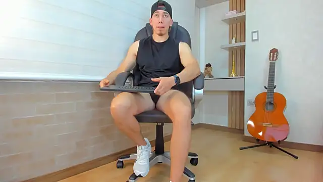 Snapshot of Tombarden chatting on 12.22.25 Tombarden online show from 12.22.25