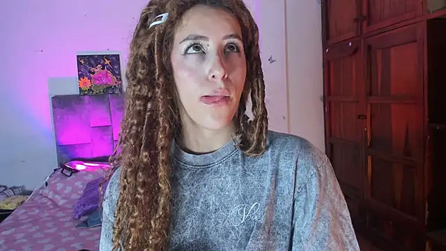 Isangel  online show from 09.29.25