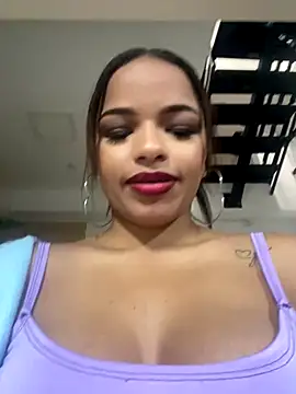 Snapshot of CanelaDevil_ chatting on 10.10.25 CanelaDevil  online show from 10.10.25