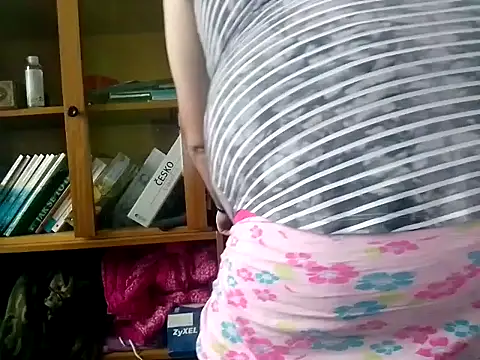 Adrianka online show from 10.20.25