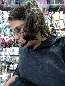 Vale Saenzz online show from 09.16.25