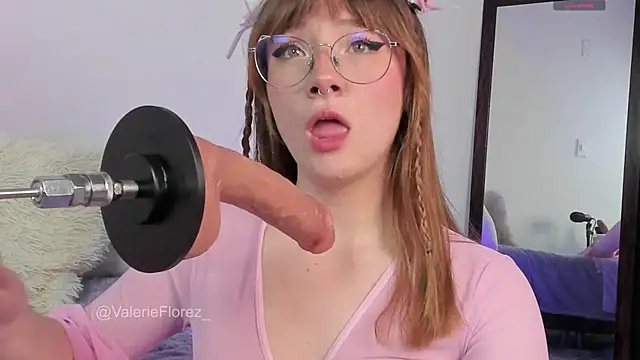 ValerieFlorez  online show from 10.20.25