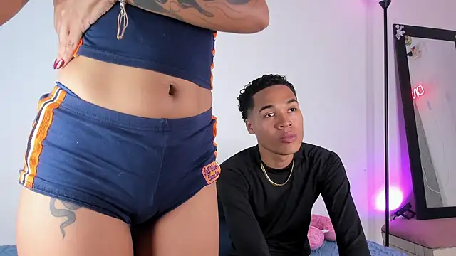 Snapshot of viankaa_miller chatting on 10.17.25 viankaa miller online show from 10.17.25