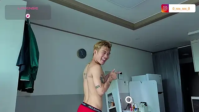 Snapshot of Doh728 chatting on 10.21.25 Doh728 online show from 10.21.25