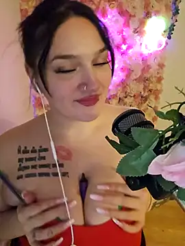 Snapshot of Jinyxx3 chatting on 02.05.25 Jinyxx3 online show from 02.05.25