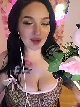 Snapshot of Jinyxx3 chatting on 02.07.25 Jinyxx3 online show from 02.07.25